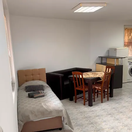 Yuliya's House Апартамент